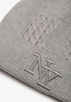 Szara Czapka Beanie z Ozdobnymi Literami z Przodu Fetture