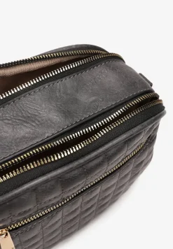 Szara Owalna Torebka z Pikowaniem i Regulowanym Paskiem Nadil