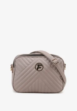 Szara Pikowana Torebka Typu Listonoszka z Ozdobną Metalową Aplikacją Virida