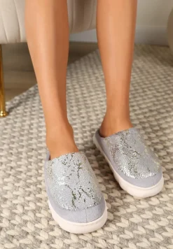 Szare Kapcie Vices na Platformie z Tłoczeniem Ozdobione Metalicznym Wzorem Zeanivra