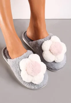 Szare Kapcie ze Sztucznego Futra z Aplikacją 3D w Kształcie Kwiatka Melisande