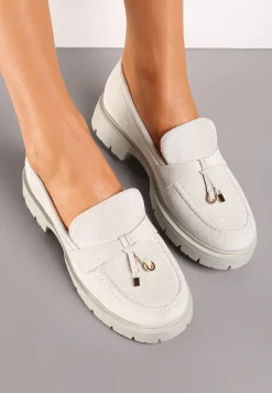 Szare Mokasyny Ozdobione Metaliczną Aplikacją na Cholewce z Ekozamszu Fawna