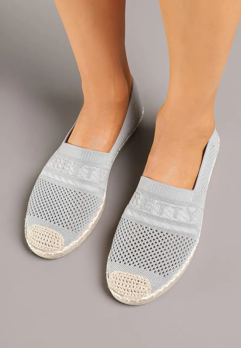 Szare Płaskie Espadryle z Ozdobną Perforacją Weorlisa