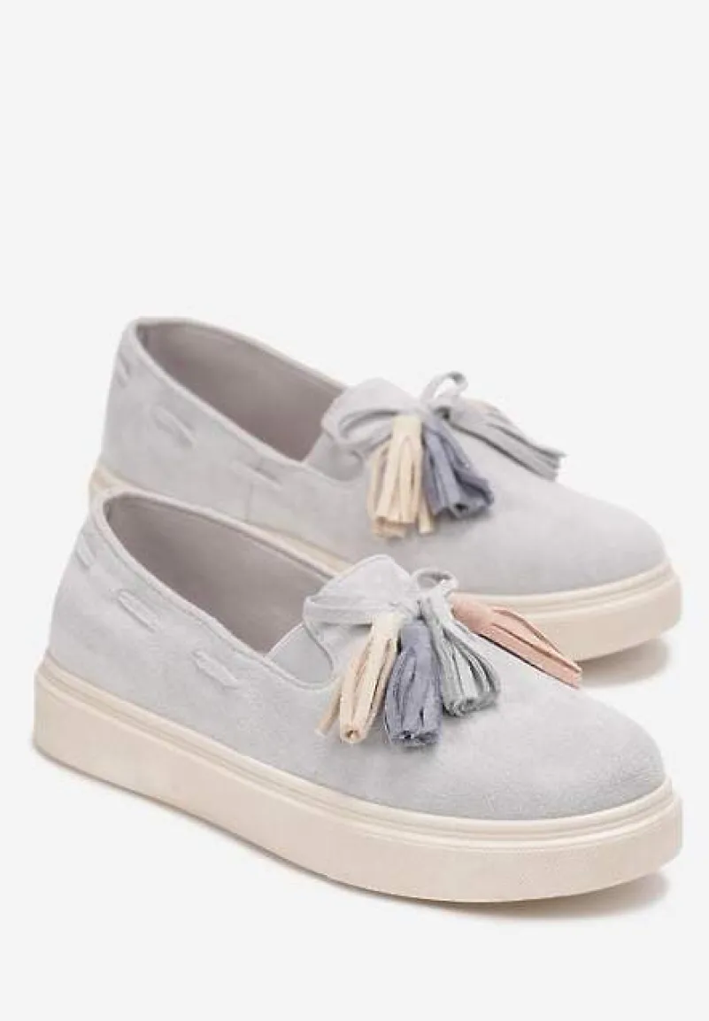 Szare Półbuty na Niskiej Platformie z Kolorowymi Chwostami Ferive