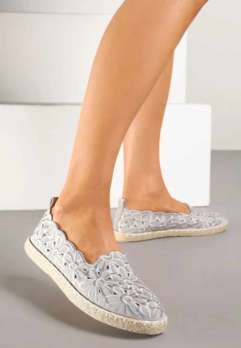 Szare Plecione Espadryle Vices z Kwiatowym Motywem z Ażurowymi Wycięciami Honavia