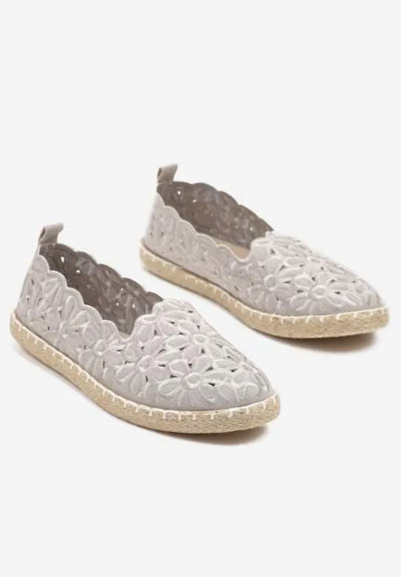 Szare Plecione Espadryle Vices z Kwiatowym Motywem z Ażurowymi Wycięciami Honavia