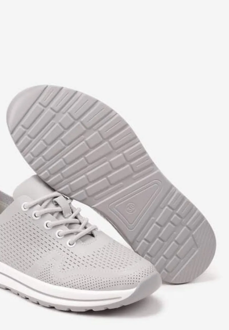 Szare Skórzane Buty Sportowe na Płaskiej Podeszwie ze Skórzaną Wkładką Ozdobione Perforacją Falali