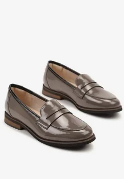 Szare Skórzane Mokasyny Lakierowane z Tłoczeniem Meradira
