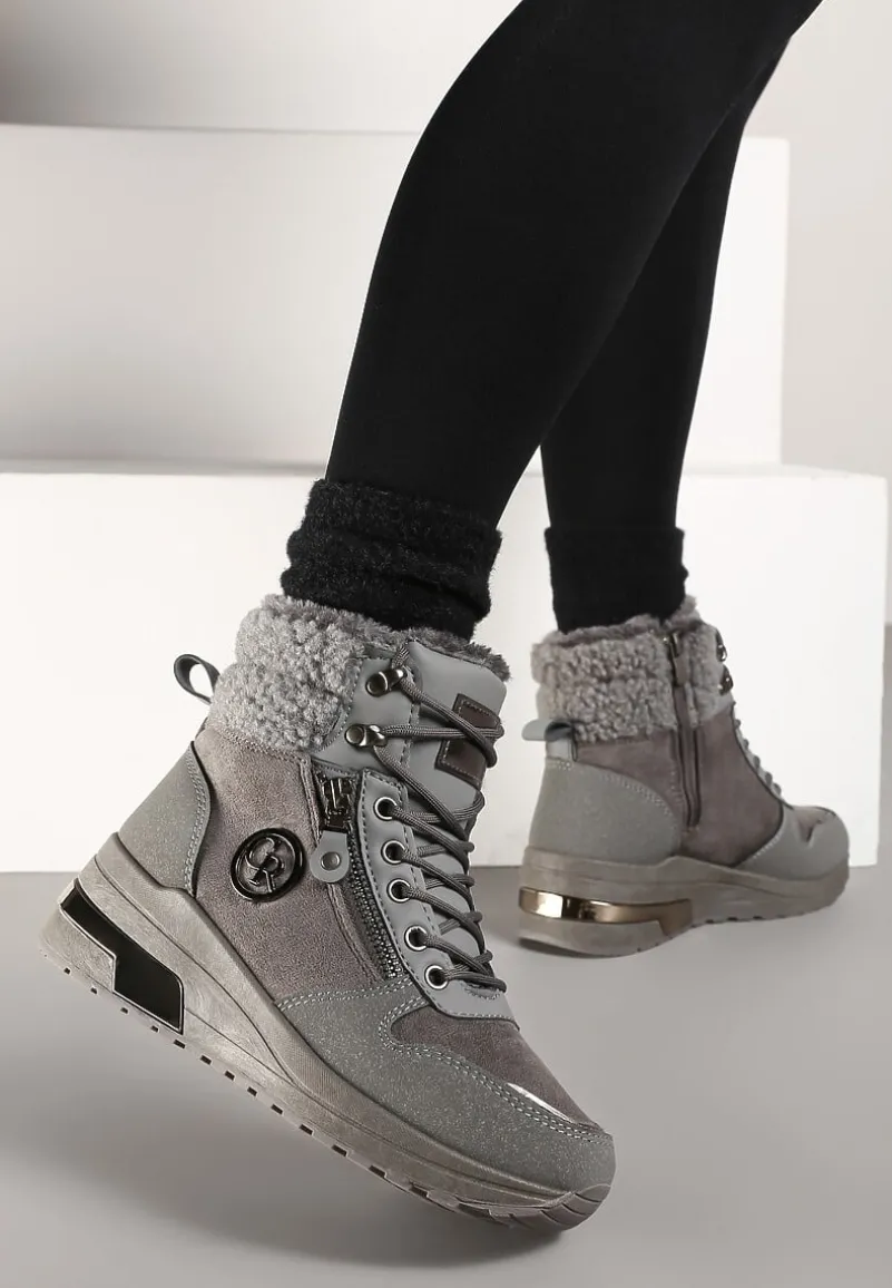 Szare Sneakersy na Koturnie za Kostkę z Metaliczną Ozdobą i Suwakiem Sinelara