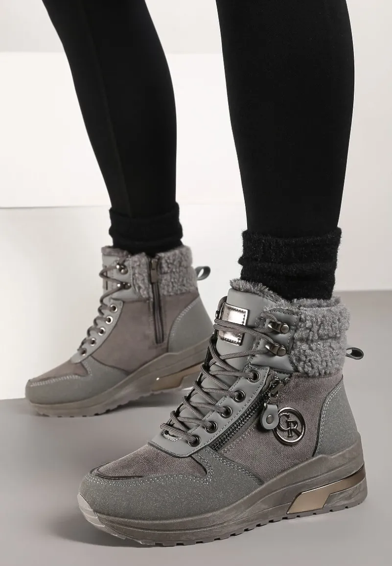 Szare Sneakersy na Koturnie za Kostkę z Metaliczną Ozdobą i Suwakiem Sinelara