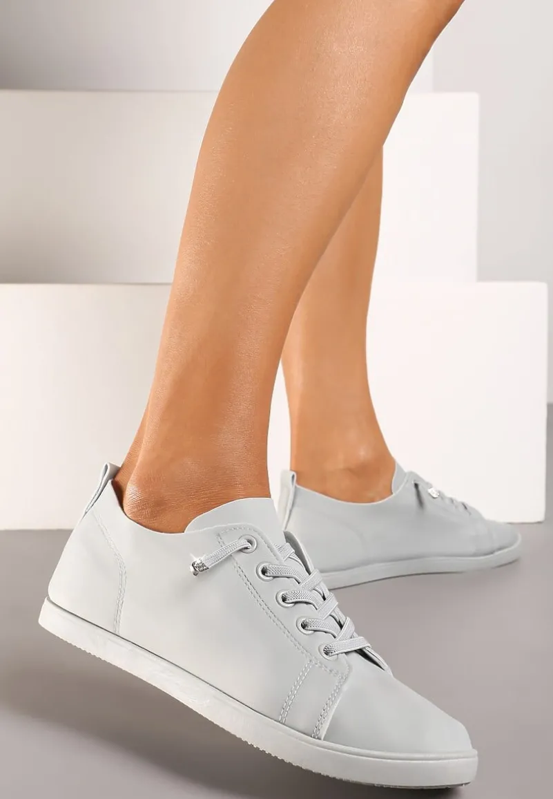 Szare Sznurowane Tenisówki z Ozdobnymi Cyrkoniami na Płaskiej Podeszwie Iiloeva