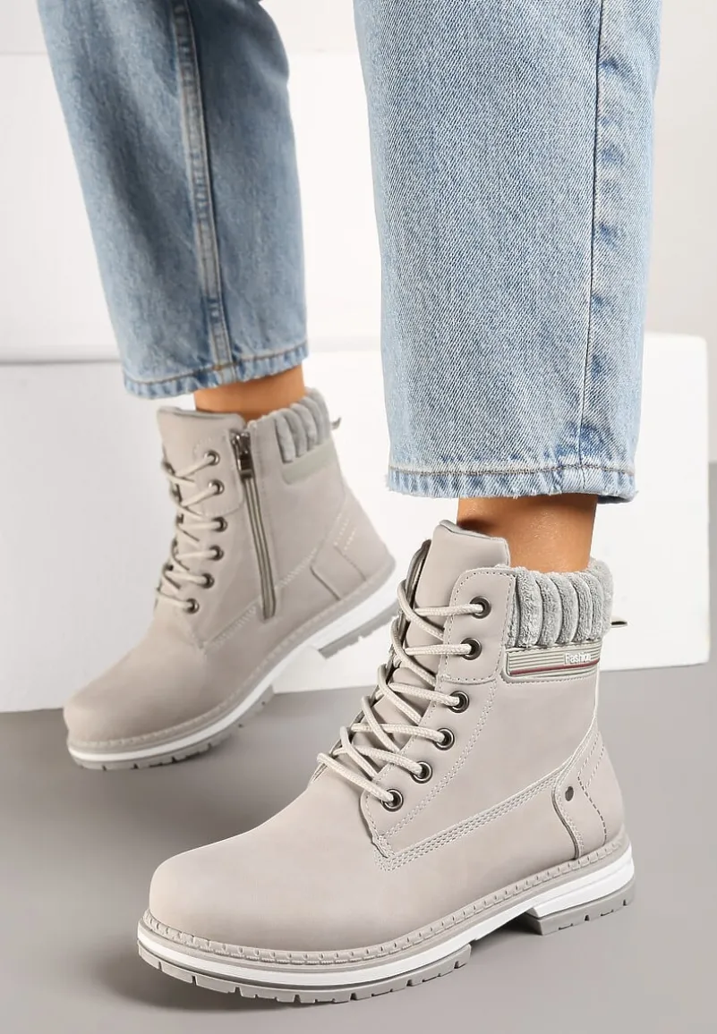 Szare Traperki Ozdobione Pluszowym Futerkiem Wokół Cholewki Mesiga