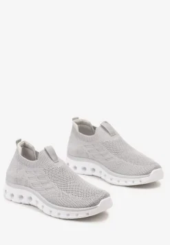 Szare Wsuwane Buty Sportowe z Materiałową Cholewką i Dziurkami w Podeszwie Aslla