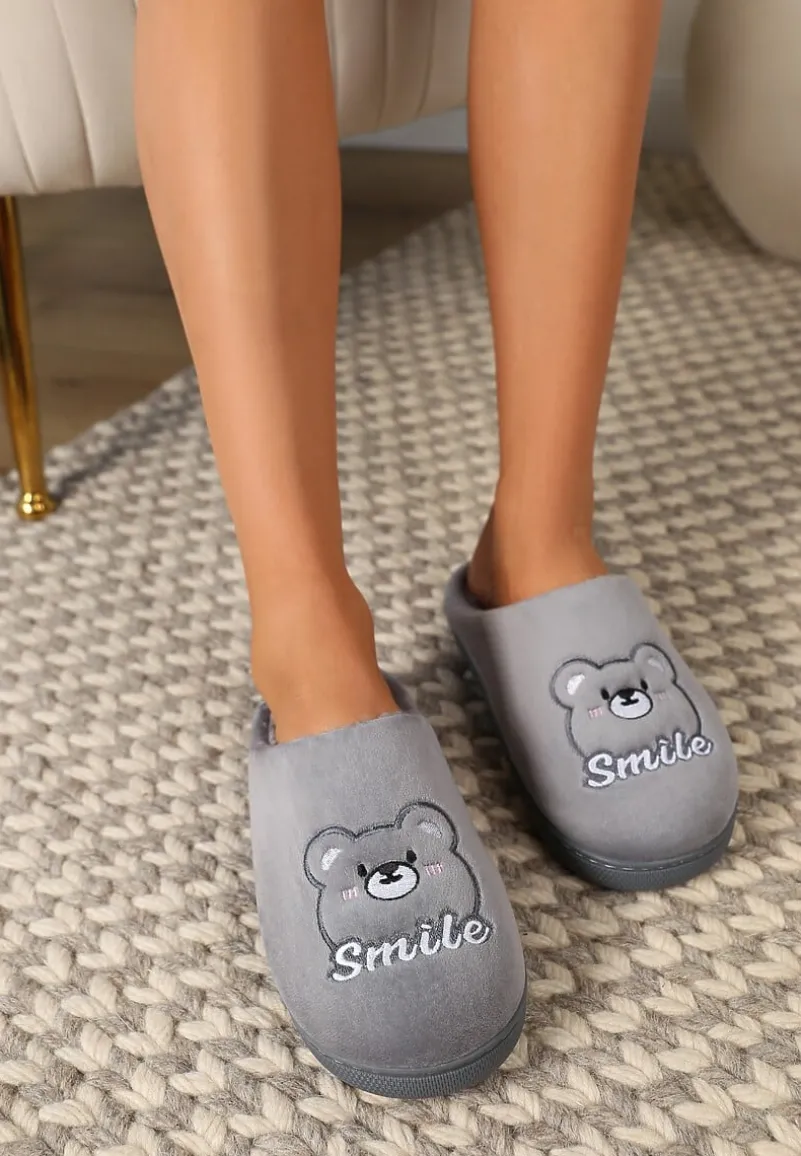 Szare Wsuwane Kapcie z Welurowym Wykończeniem i Ozdobną Naszywką Naorise