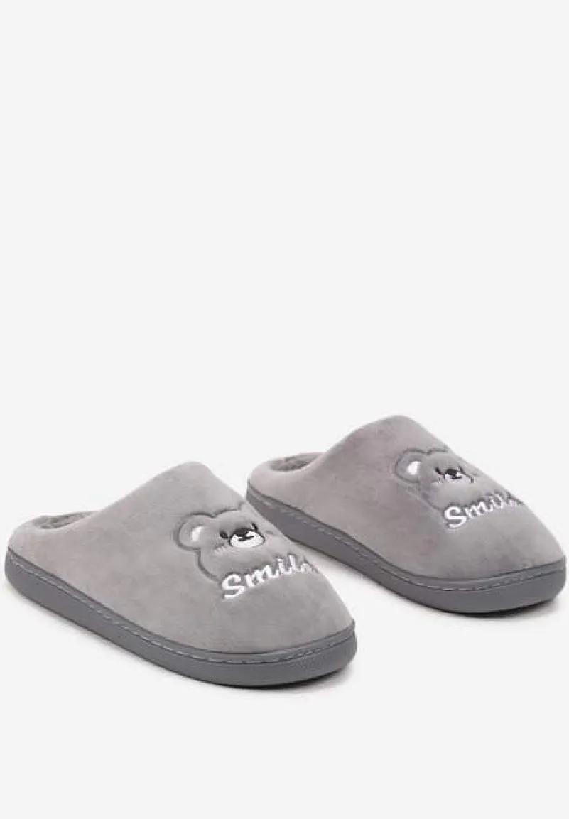 Szare Wsuwane Kapcie z Welurowym Wykończeniem i Ozdobną Naszywką Naorise