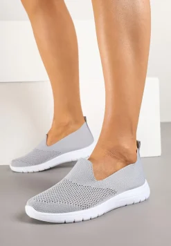 Szare Wsuwane Tenisówki z Ozdobną Perforacją Siltia