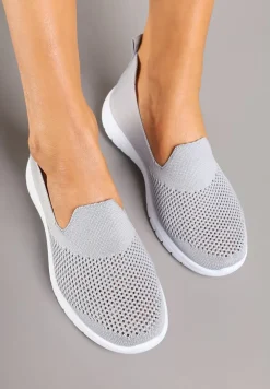 Szare Wsuwane Tenisówki z Ozdobną Perforacją Siltia