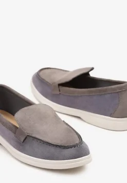 Szaro-Niebieskie Mokasyny Ozdobione Przeszyciami Fonaleia