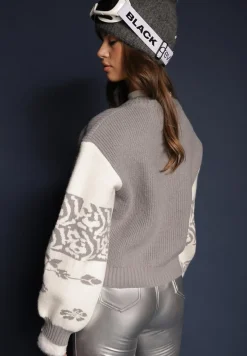 Szary Kardigan z Wiskozy na Guziki Ozdobiony Geometrycznym Wzorem Nelaya