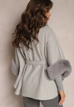 Szary Płaszcz Ponczo z Wiskozy z Paskiem i Futerkiem Roymessa