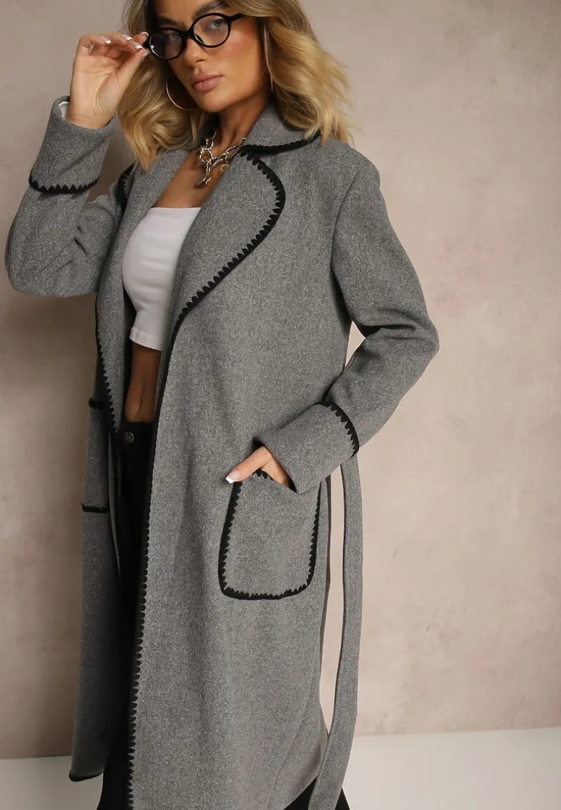 Szary Płaszcz Szlafrokowy z Wiązanym Paskiem Zdobiony Przeszyciami Enamia