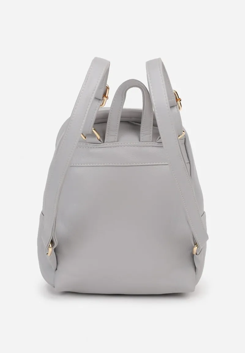 Szary Plecak Ozdobiony Łańcuszkiem i Pikowaniem Kolaggia