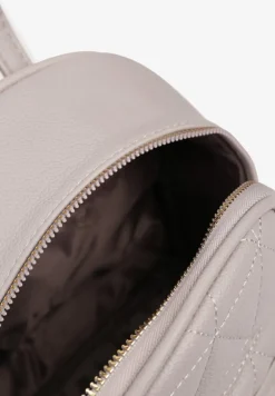 Szary Plecak Ozdobiony Pikowaniem i Łańcuszkiem z Regulowanymi Odpinanymi Paskami Nelanise