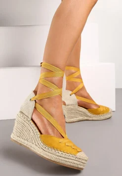 Żółte Sandały z Ozdobną Wstążką przy Kostce na Koturnie z Plecionki Fandira