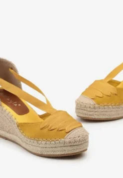 Żółte Sandały z Ozdobną Wstążką przy Kostce na Koturnie z Plecionki Fandira