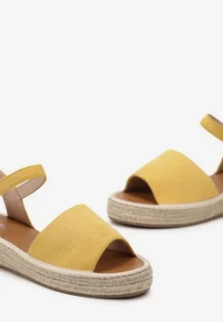 Żółte Sandały z Plecioną Podeszwą i Zapięciem Wokół Kostki Lornia