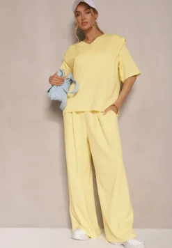 Żółty Komplet z Wiskozą T-shirt z Dekoltem w Serek i Spodnie o Szerokim Kroju Zevline