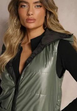 Zielona Długa Kamizelka z Naszywką i Kapturem Wykończona Napami Nevellitae