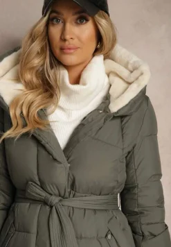 Zielona Długa Kurtka Pikowana z Kapturem Wiązana w Pasie Neanethra