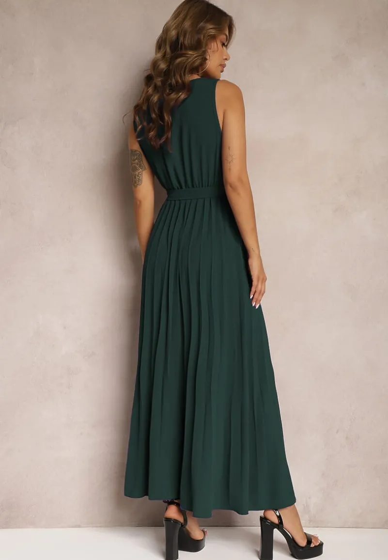 Zielona Koktajlowa Sukienka Plisowana z Kwiatową Broszką Paskiem i Gumką w Talii Viknna