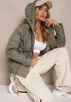 Zielona Kurtka z Kapturem Sznurkami i Ozdobnymi Przeszyciami Karedia