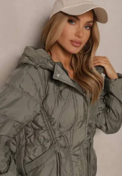 Zielona Kurtka z Kapturem Sznurkami i Ozdobnymi Przeszyciami Karedia