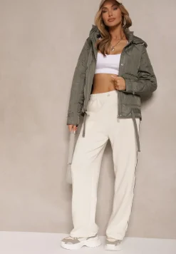 Zielona Pikowana Kurtka z Kieszeniami i Odpinanym Kapturem Eranela