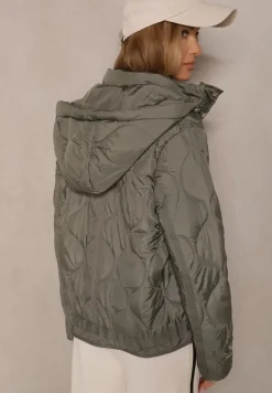 Zielona Pikowana Kurtka z Kieszeniami i Odpinanym Kapturem Eranela