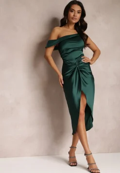 Zielona Satynowa Sukienka o Asymetrycznym Fasonie z Marszczeniem Nermar