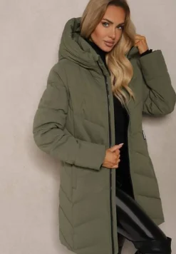 Zielona Taliowana Kurtka z Pikowanymi Przeszyciami i Kapturem Rinoria
