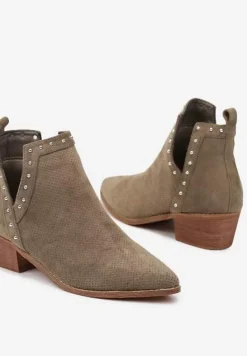 Zielone Botki Vices na Słupku z Ażurową Cholewką Nitami i Wycięciem Borfedi