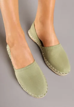 Zielone Espadryle Ozdobione Wyciętą Cholewką i Plecionką Wommea