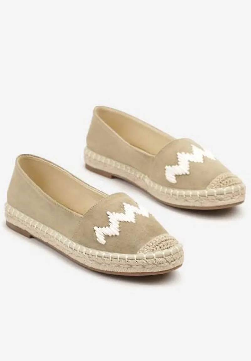 Zielone Espadryle Ozdobione Zygzakami i Plecionym Sznurkiem Sdivisa