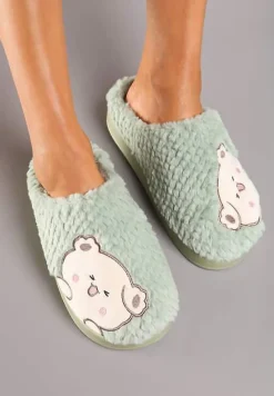 Zielone Kapcie na Platformie Ozdobione Haftowanym Motywem Laorisia