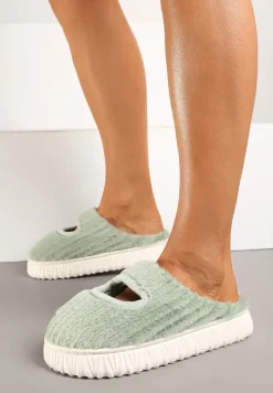 Zielone Kapcie Pluszowe z Wycięciem na Nosku Tamiviela