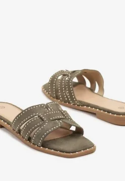 Zielone Klapki z Przeplatanymi Paskami i Nitami Nortewi