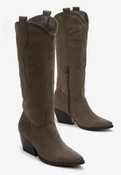 Zielone Kowbojki Kozaki z Haftem na Cholewce i Stożkowym Obcasem Cevilla