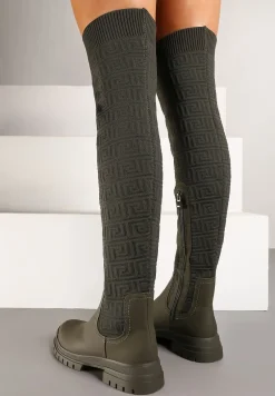 Zielone Kozaki na Płaskiej Podeszwie ze Skarpetową Cholewką z Tłoczeniem Nalithia