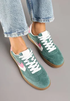 Zielone Sneakersy Skórzane w Stylu Tenisówek z Geometrycznym Motywem Erisane