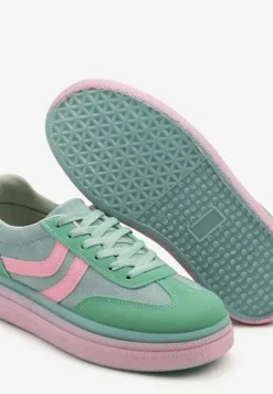 Zielone Sneakersy Typu Kultowe Tenisówki na Niskiej Platformie Olritia
